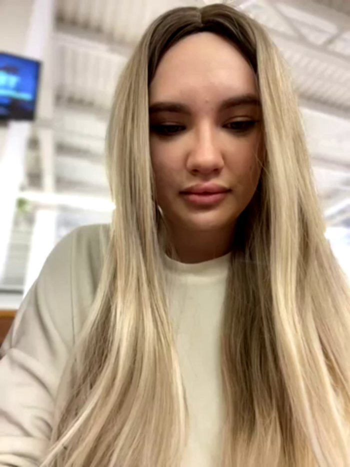 Holly_Molii