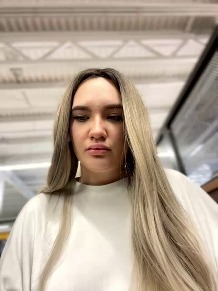 Holly_Molii
