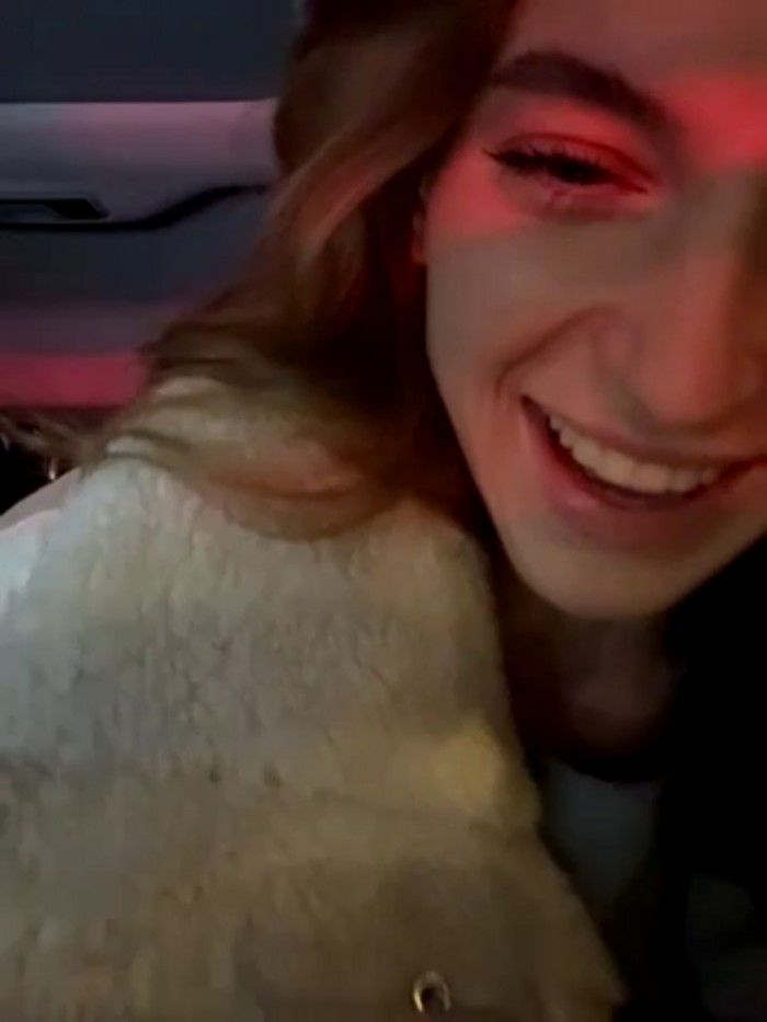 -AngelAri-