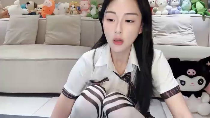 Angela-000