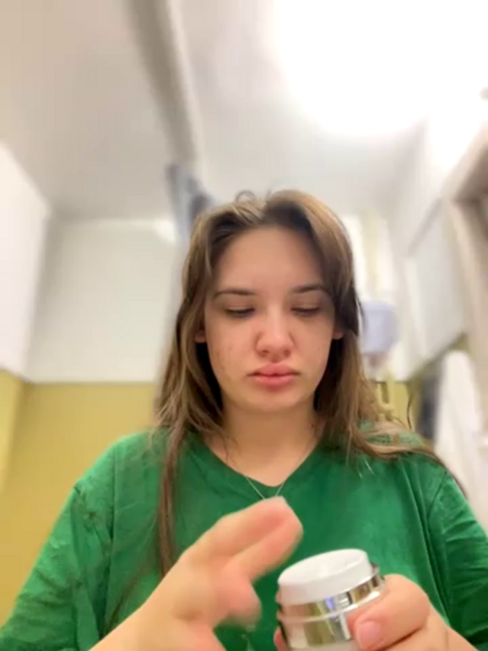 Holly_Molii