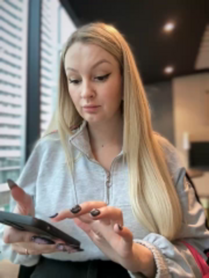 Teya_moon_