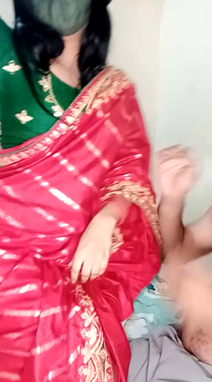 SEXY-nidhi-sharma