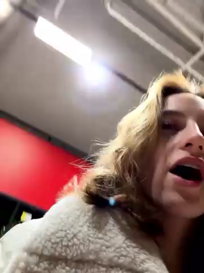 -AngelAri-