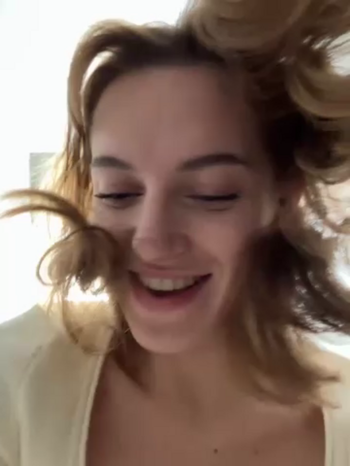 -AngelAri-