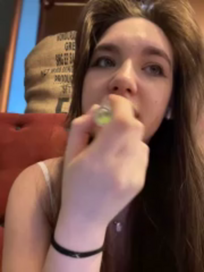 Holly_Molii