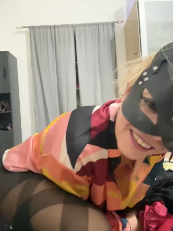 LadyScarlett-xk
