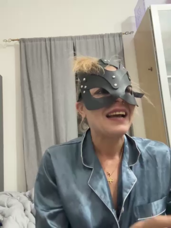 LadyScarlett-xk