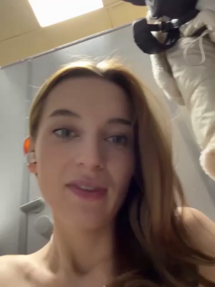 -AngelAri-