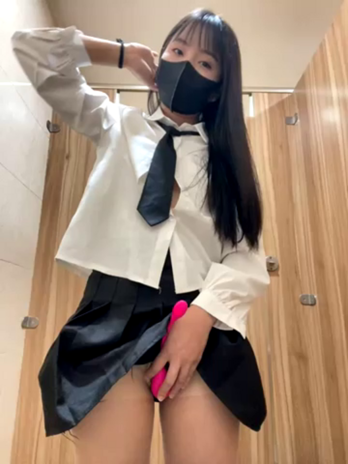 Asia-Lynn