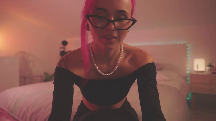 Sarah_Pink