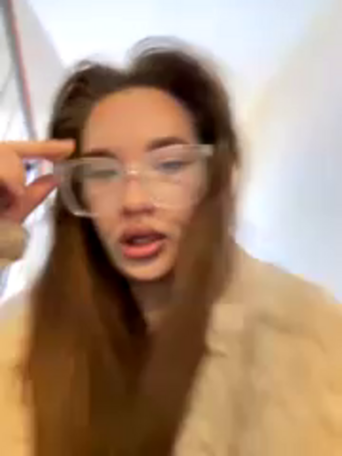 Holly_Molii