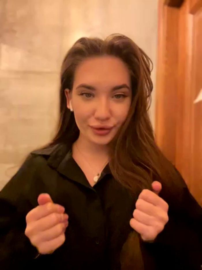 Holly_Molii