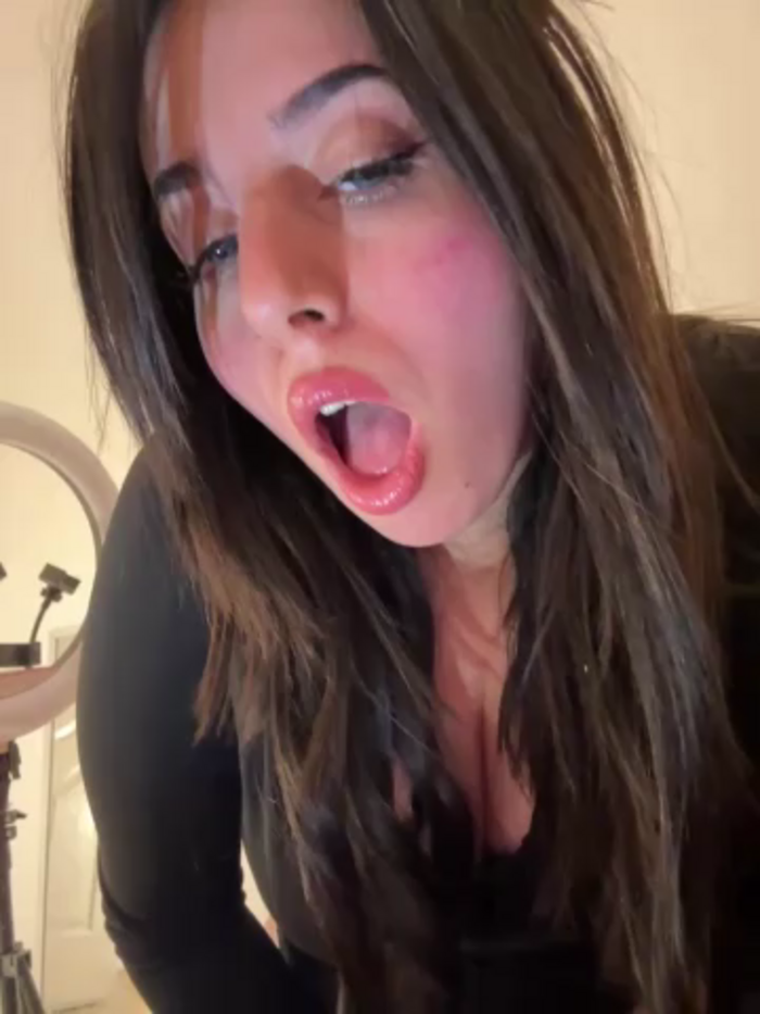 Hot_malak