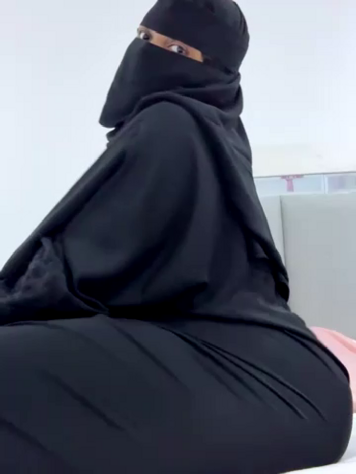 Submissive_Arab