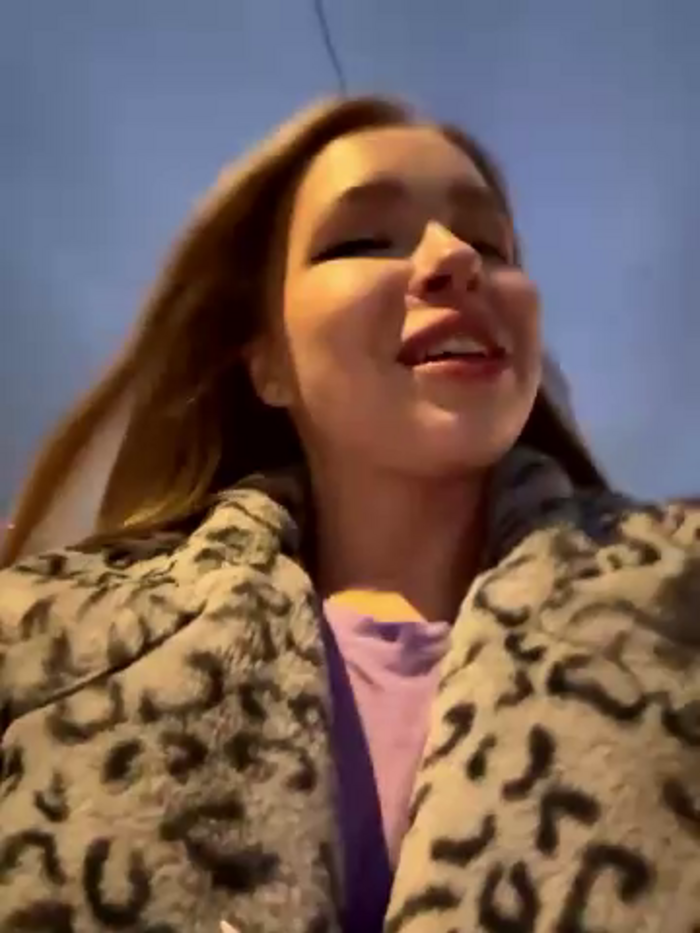 mur_girl