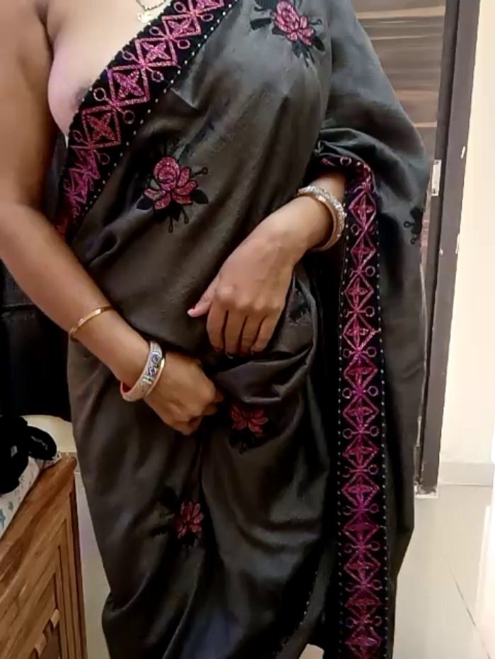 kaamuk_shweta