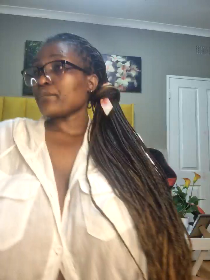 Bustygoddess32