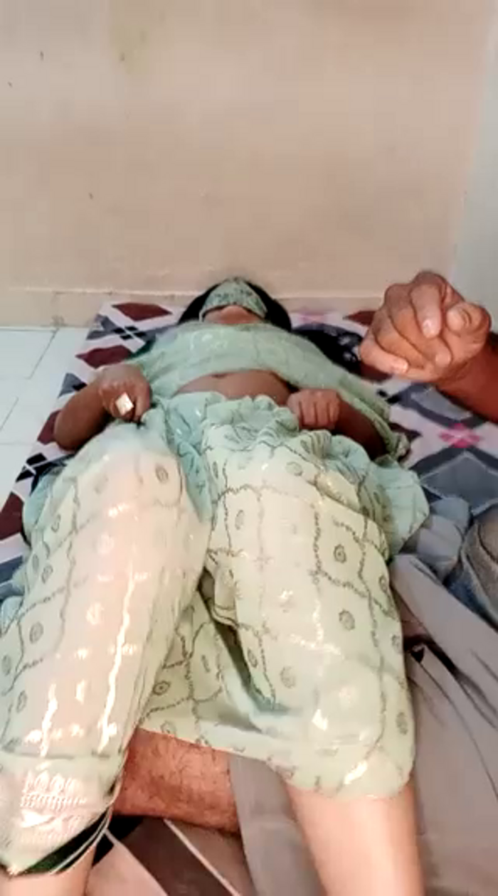 SEXY-nidhi-sharma