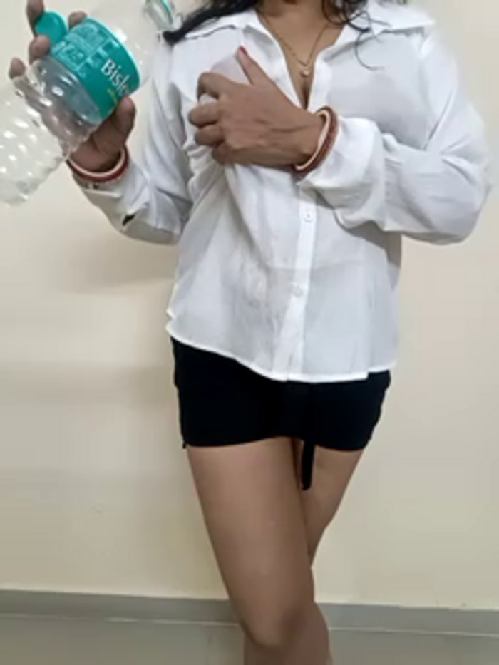 kaamuk_shweta