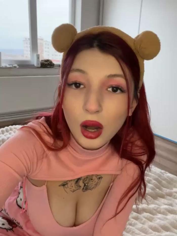 Alissa_kiss