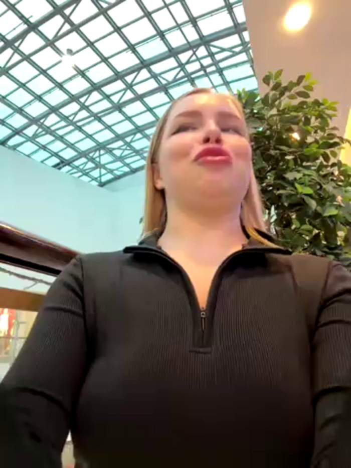 mur_girl