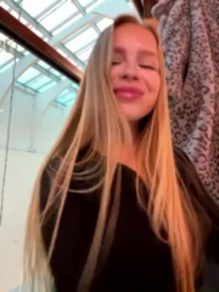 mur_girl