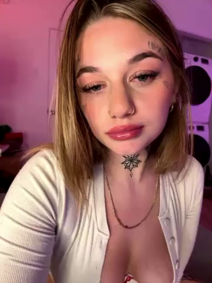 chloetease