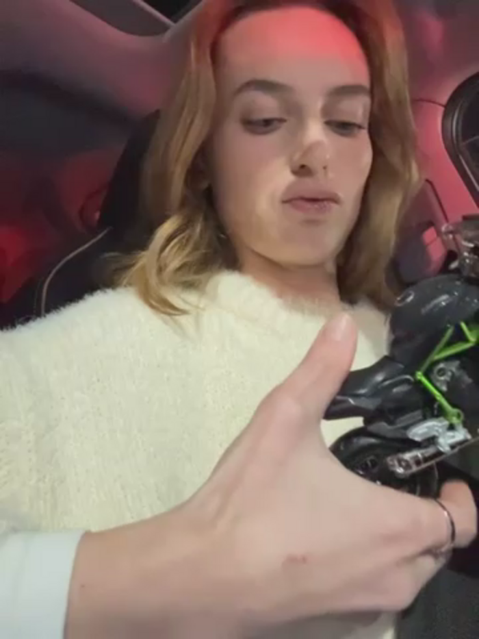 -AngelAri-