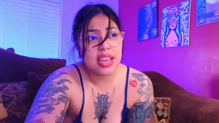 miacanela_xo