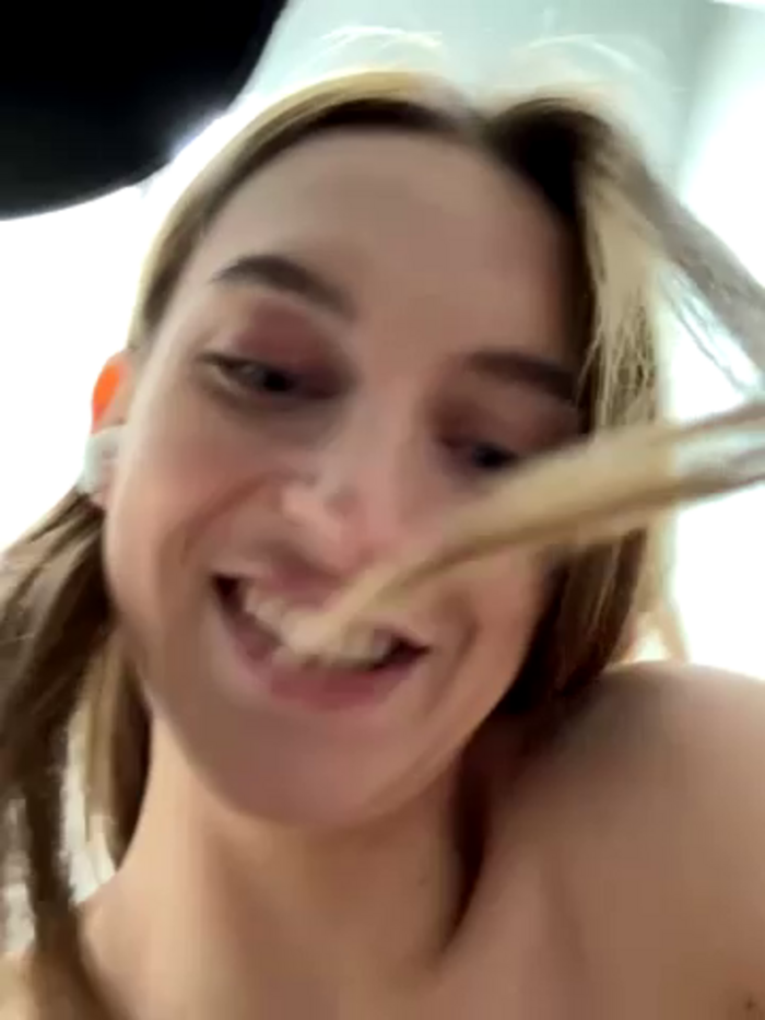 -AngelAri-