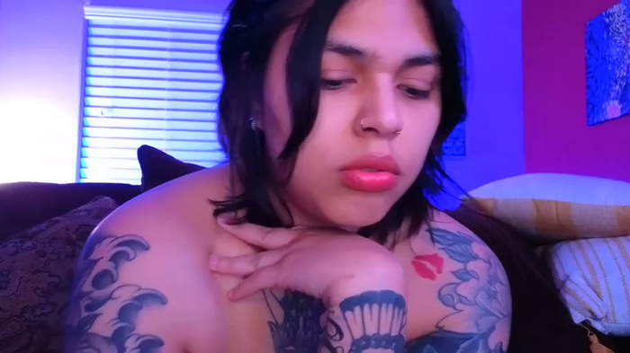 miacanela_xo