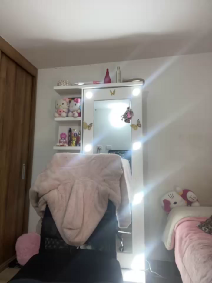 Emmily_19