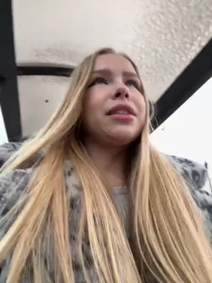 mur_girl