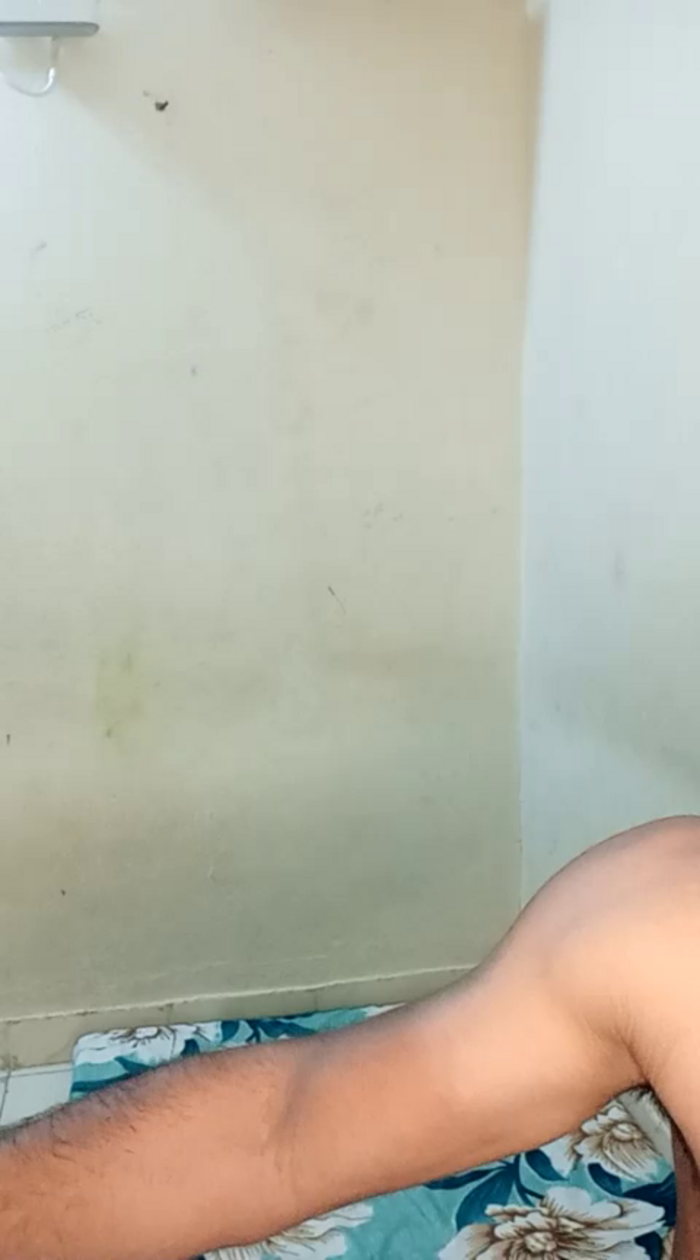 SEXY-nidhi-sharma