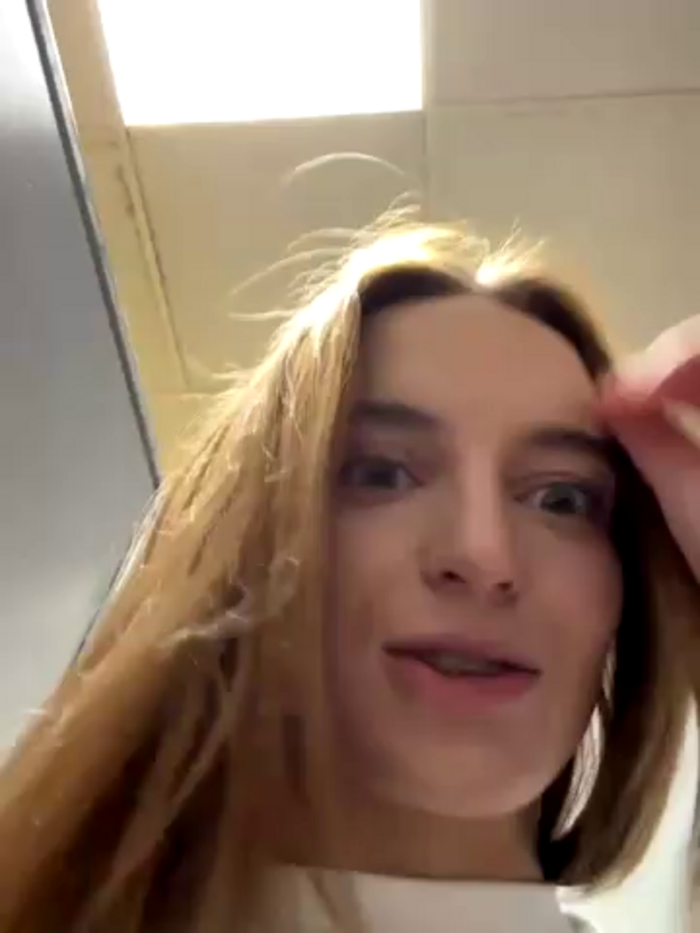 -AngelAri-
