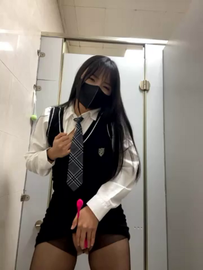 Asia-Lynn