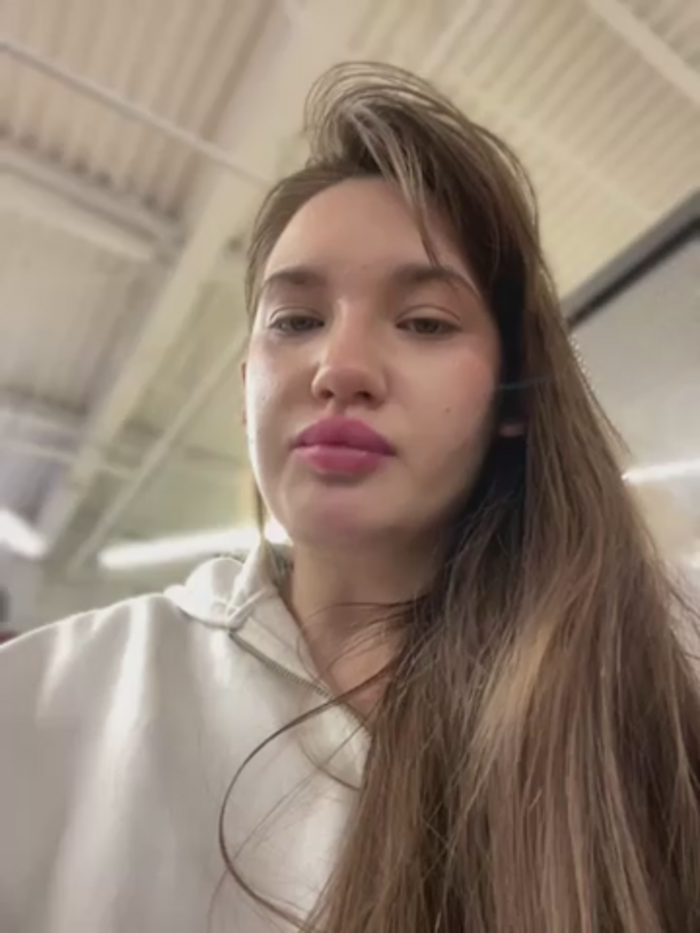 Holly_Molii