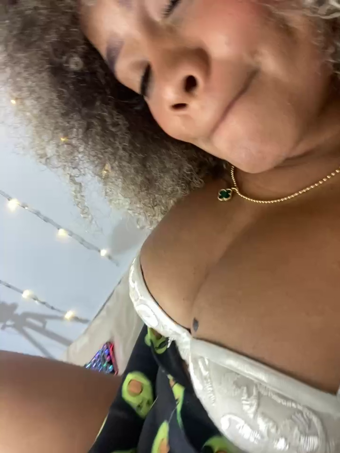 riri_brunnete
