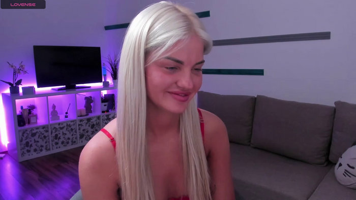 Nia_Blondie_X