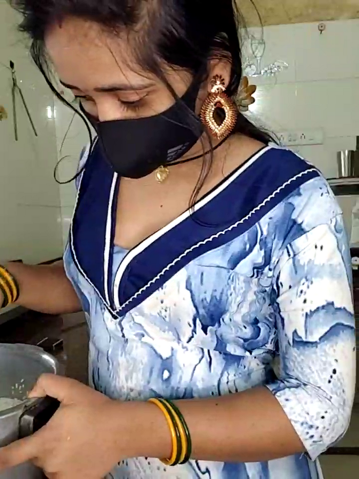 DesiRiya77