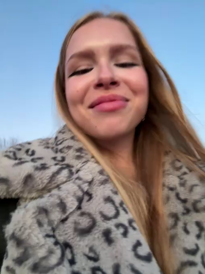 mur_girl