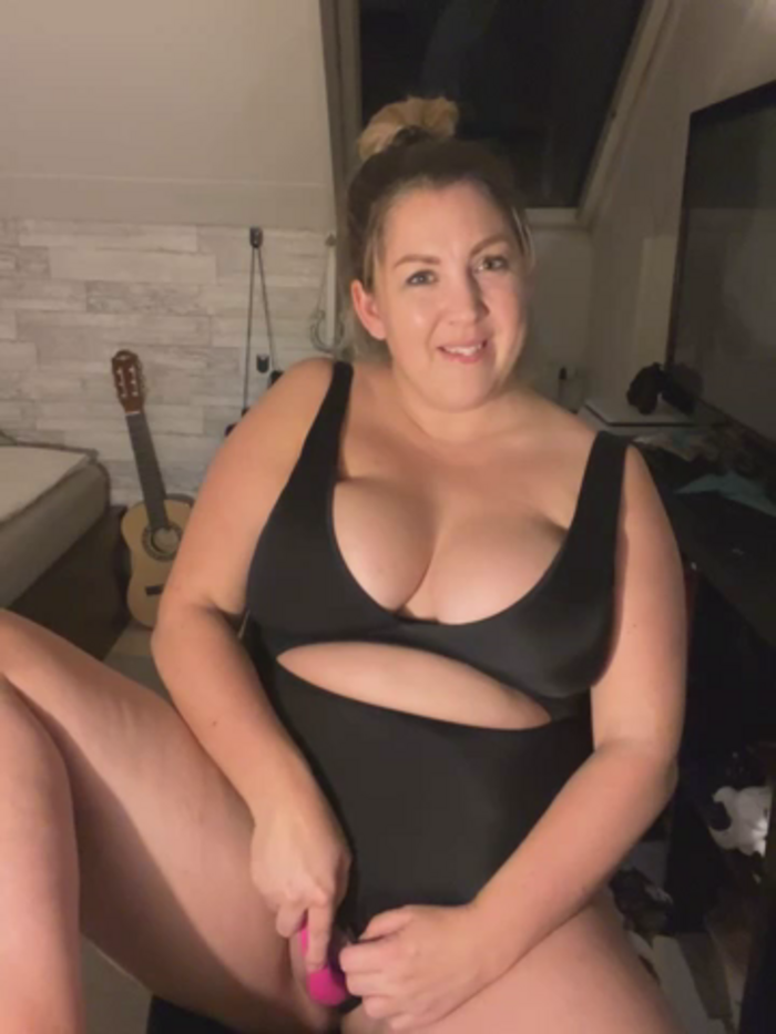 Anna_Alexa