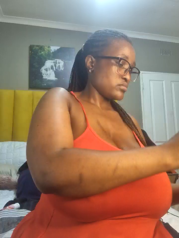 Bustygoddess32
