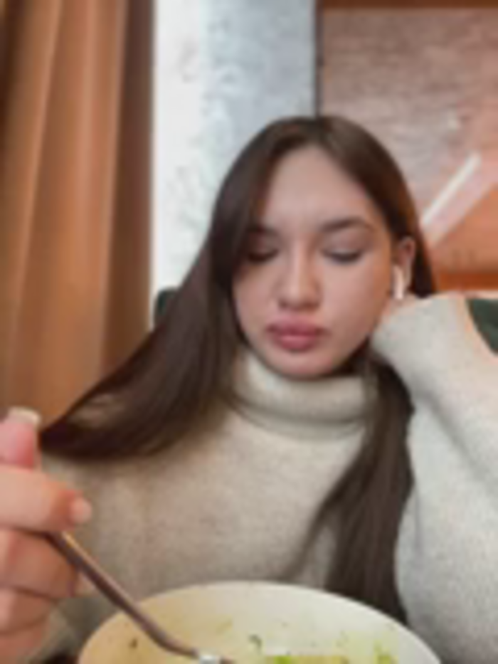 Holly_Molii