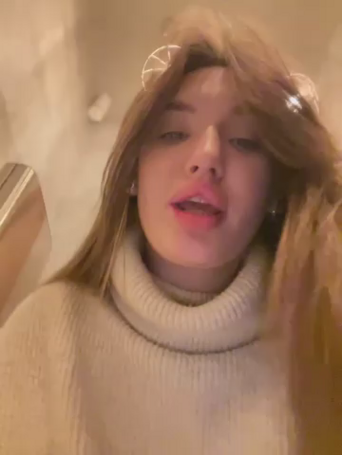 Holly_Molii