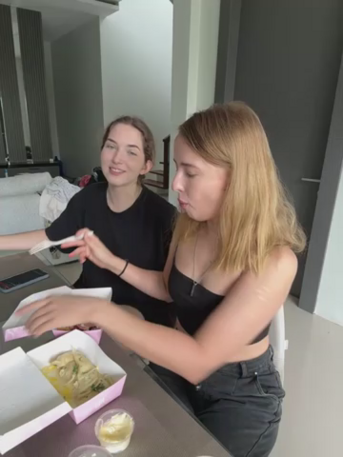 Nura_n_Sarah