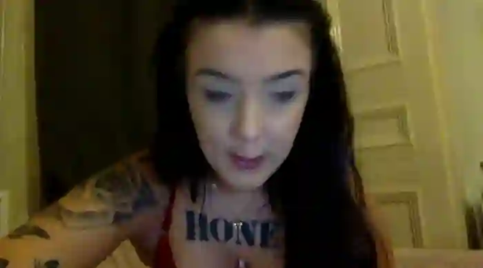 2024/12/12/stripchat-lucyluxee19-17-04-21