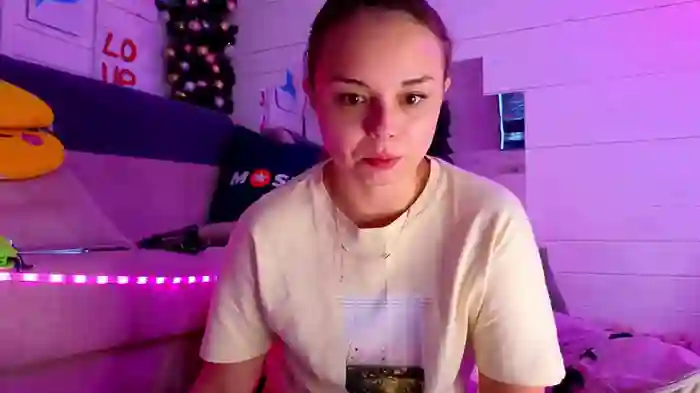 2024/12/12/stripchat-misss_vikk-22-04-57