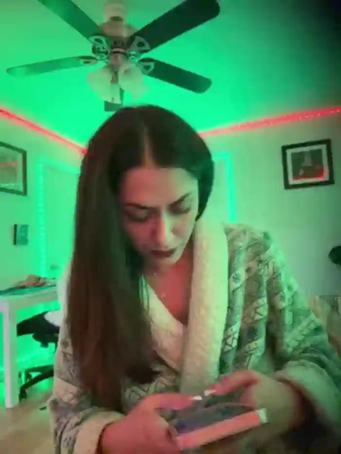 2024/12/12/stripchat-queenofheartsss-01-58-45